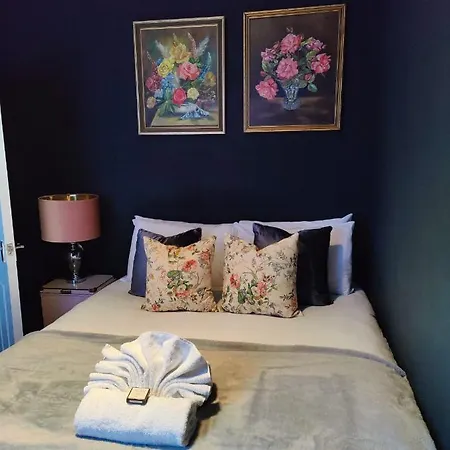 John Street Flat 2 * Bristol